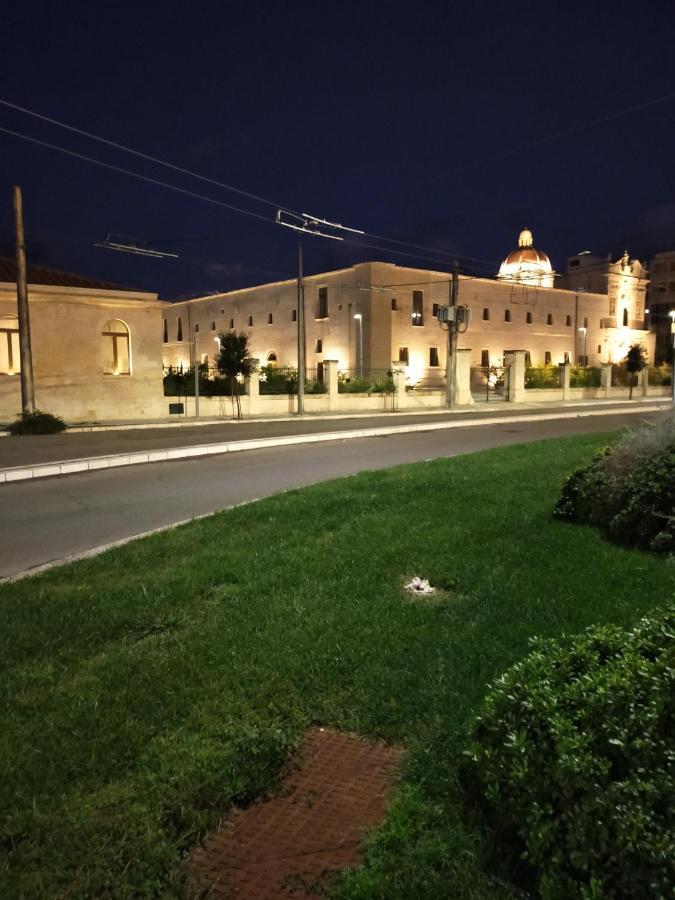 Porta Deuropa Bed and Breakfast Lecce Buitenkant foto