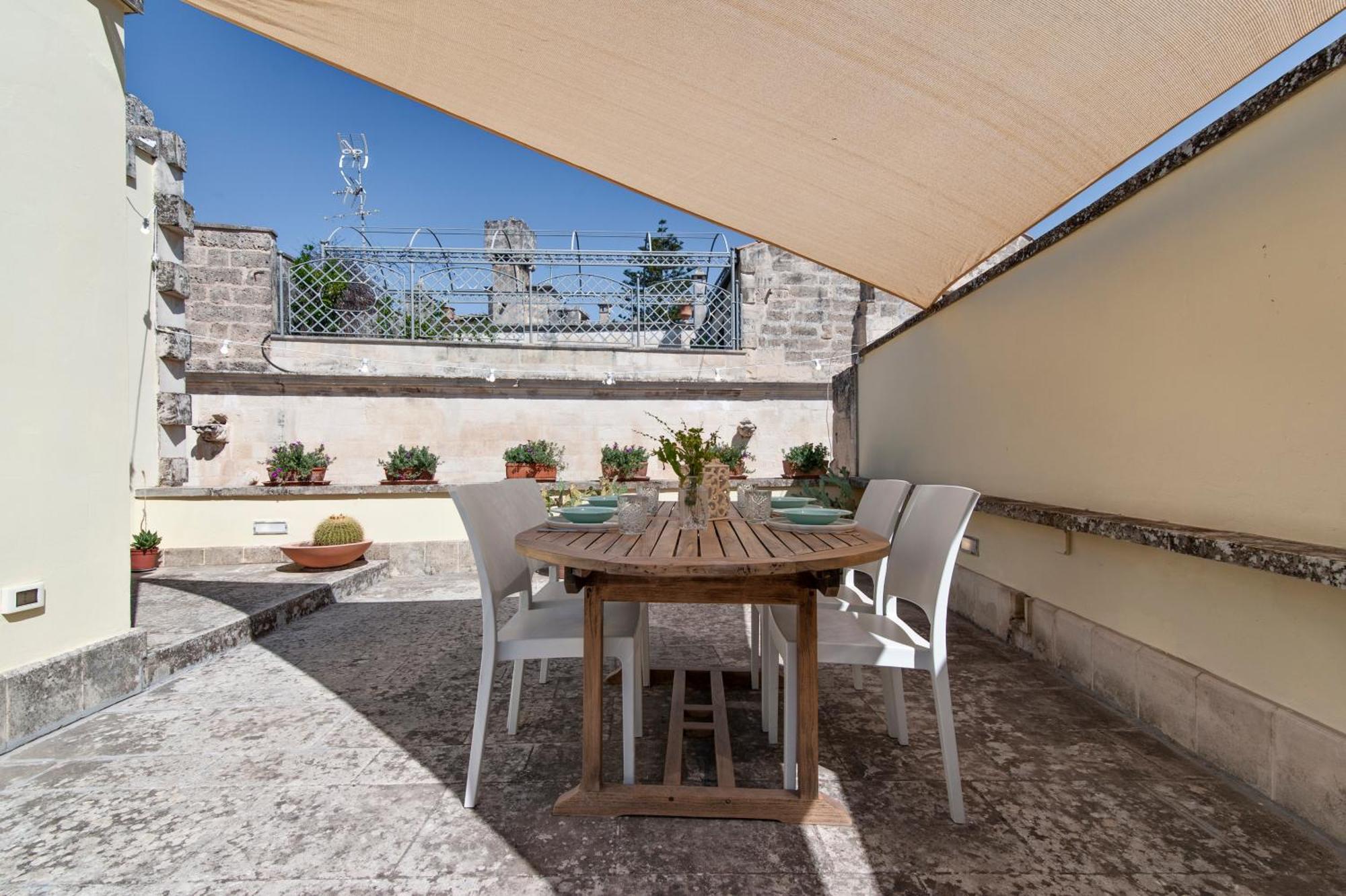 Porta Deuropa Bed and Breakfast Lecce Buitenkant foto
