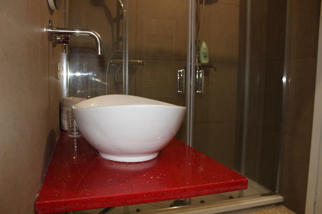 Porta Deuropa Bed and Breakfast Lecce Buitenkant foto