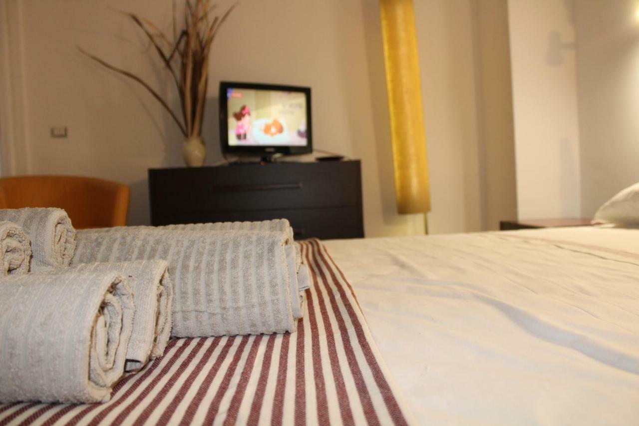 Porta Deuropa Bed and Breakfast Lecce Buitenkant foto