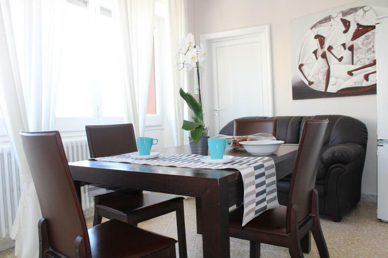 Porta Deuropa Bed and Breakfast Lecce Buitenkant foto